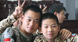 青少年军事军训夏令营-正拓夏令营