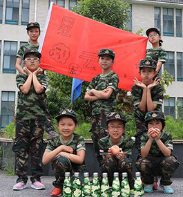 青少年军事军训夏令营-正拓夏令营