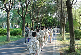 青少年军事军训夏令营-正拓夏令营