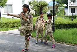 青少年军事军训夏令营-正拓夏令营